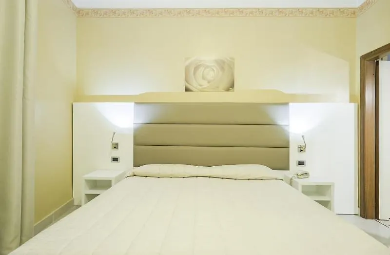 Hotel University Bologna 3*,