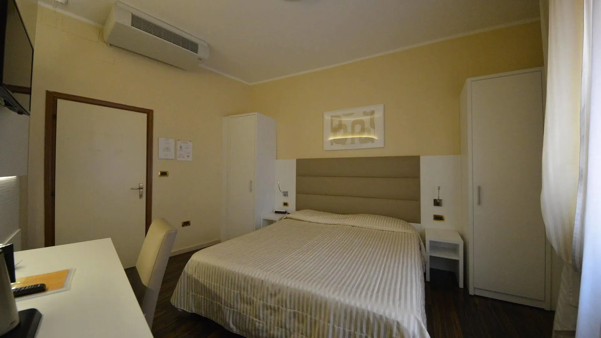 Hotel University Boloňa 3*,