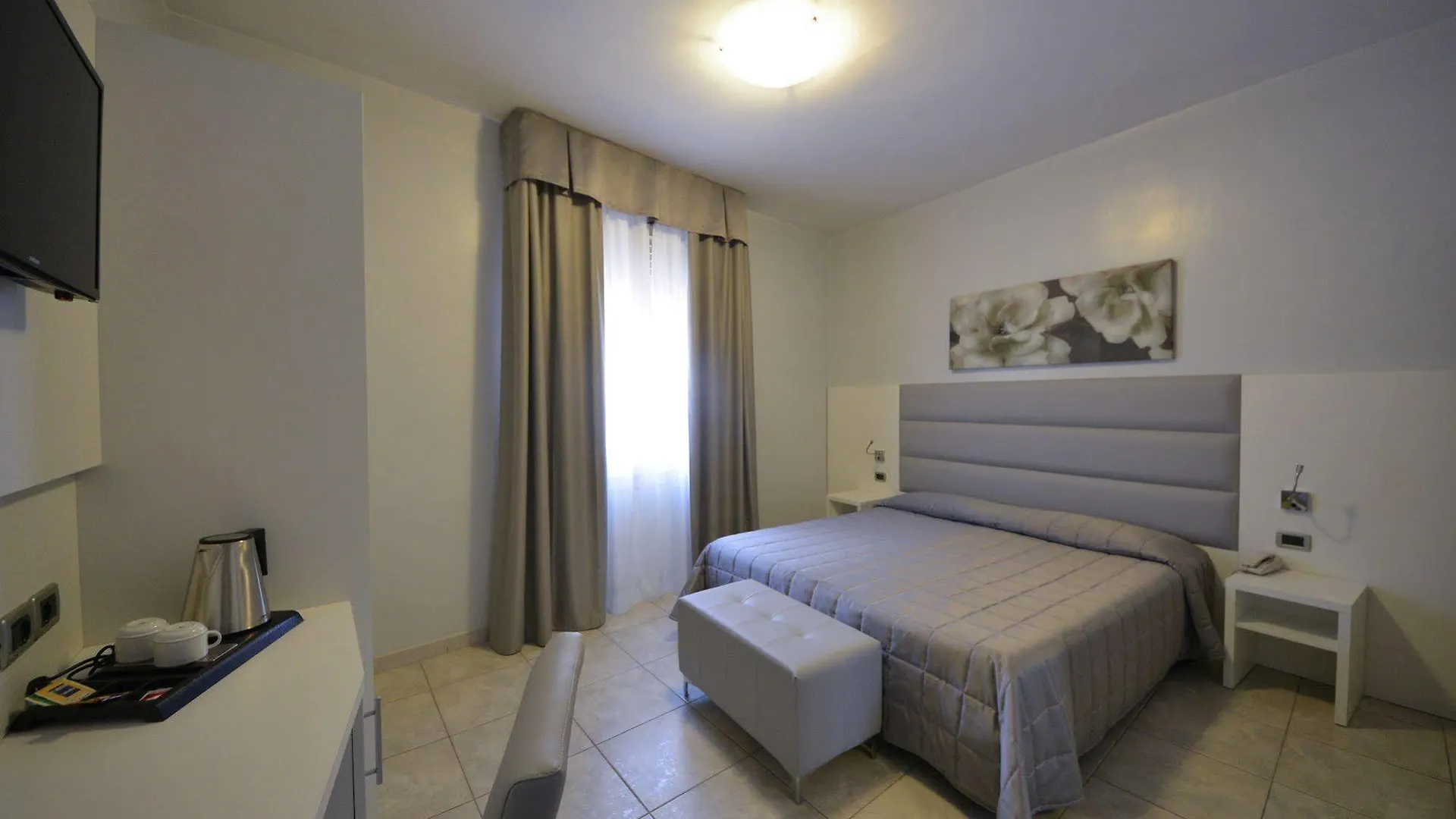 Hotel University Bologna 3*,