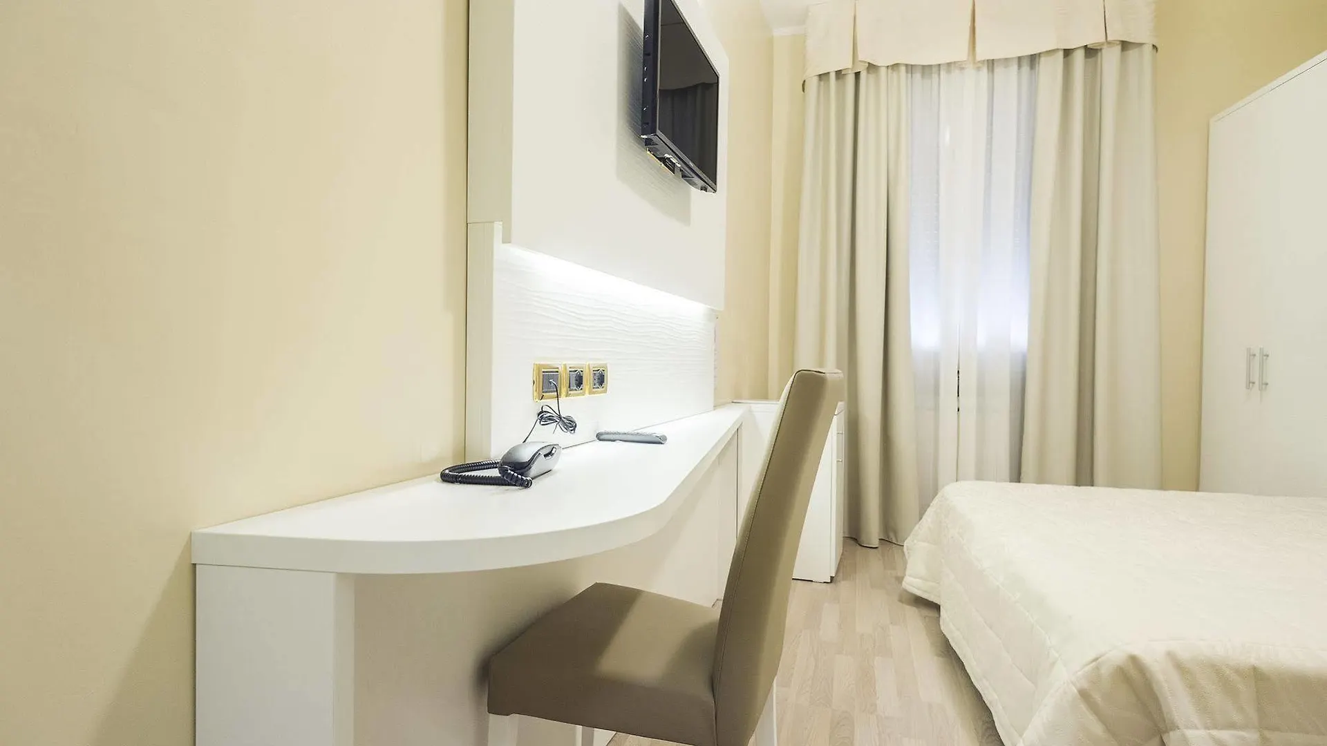 ***  Hotel University Bologna Italy