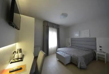 Hotel University Bologna 3*,